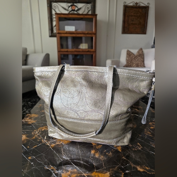 Coach Patent Leather Stitched C Tote Shoulder Bag Purse F15142 13 x 9.5 Green - Picture 4 of 17